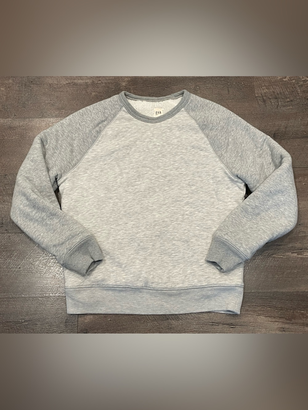 GAP Men's Heather Light Gray Terry-lined Raglan Crewneck Sweatshirt Size Medium